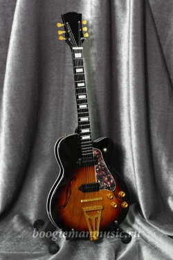 Сувенирная мини-гитара Gibson L-4 CES